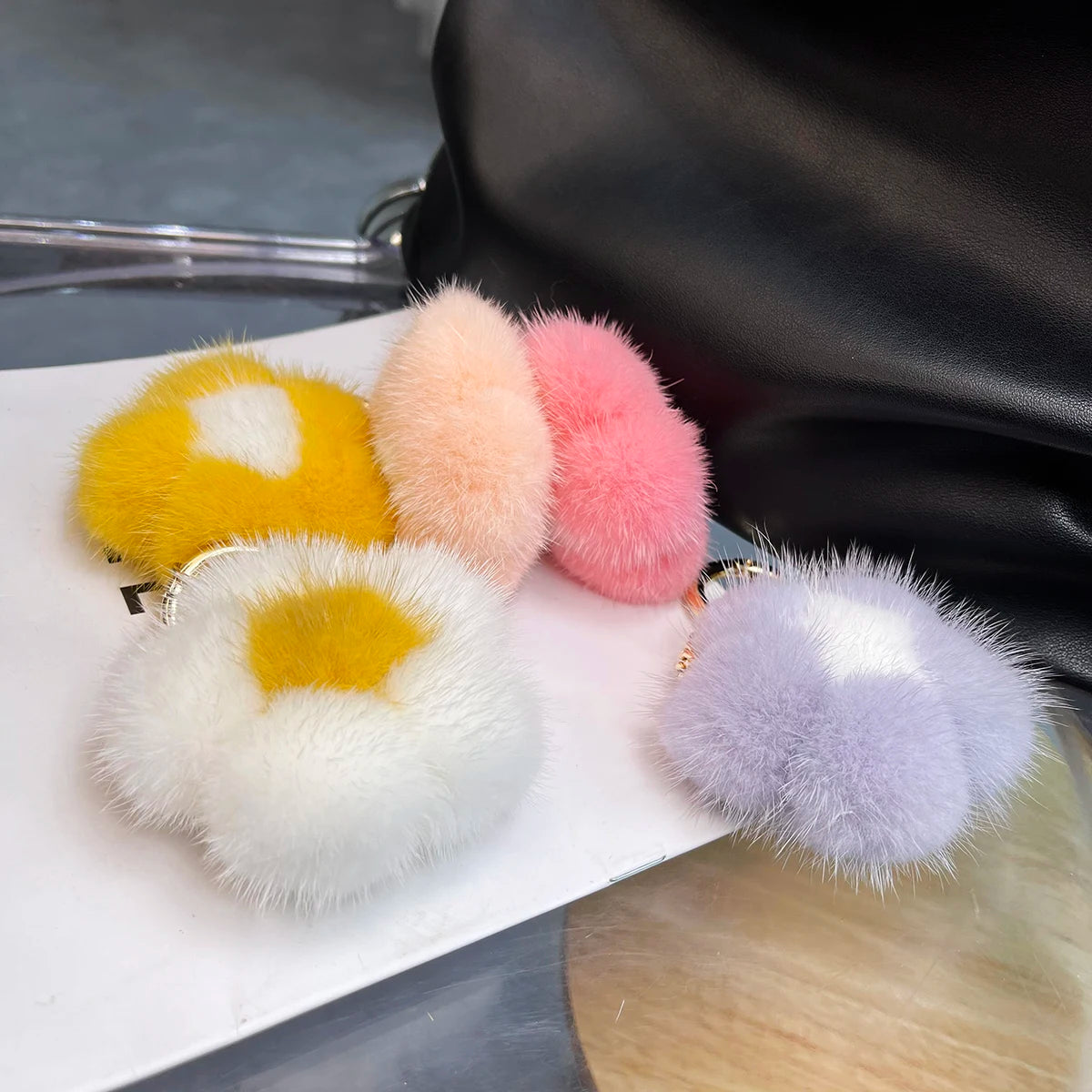 Cute Real Mink Hair Small Flower Keychain Bag Purse Car Key Ring Pendant Fashion Natural Mink Fur Keychain New Style Gifts